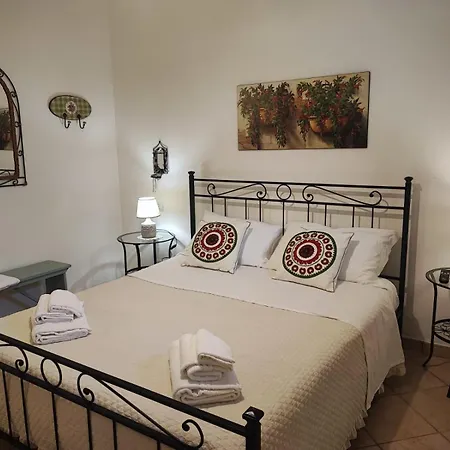 Holiday home Trullo Il Zippo In Zippitello *