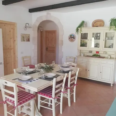 Holiday home Trullo Il Zippo In Zippitello
